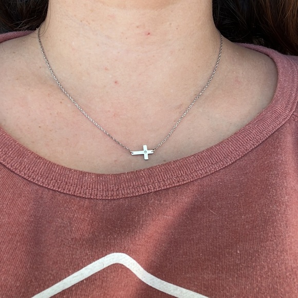 Jennifer Zeuner horizontal cross necklace with diamond. - Picture 2 of 2